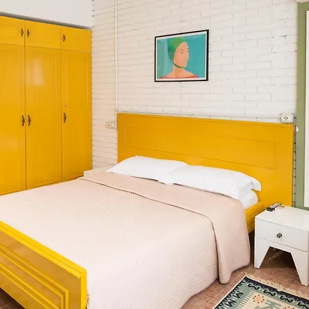 ホテル Artistic Blloku ティラナ