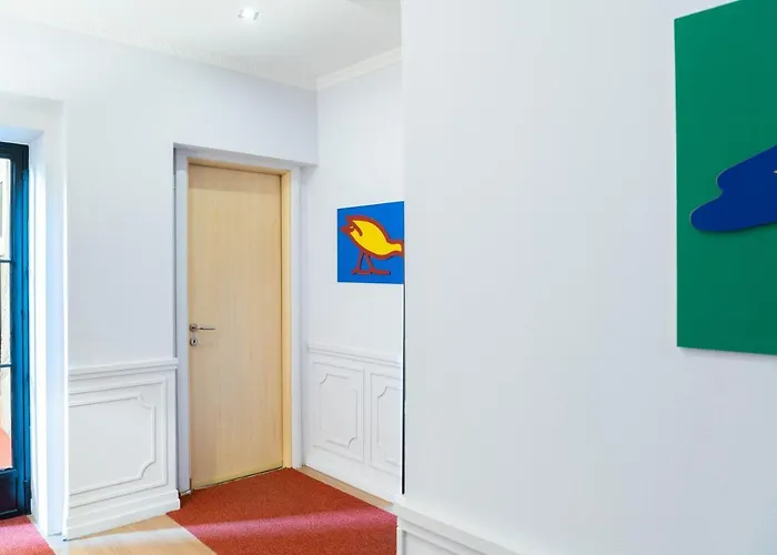 Artistic Blloku Отель Тирана